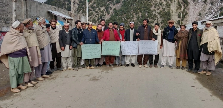 In Kalam, a seminar was held to discuss ways to preserve and promote the Gawri language